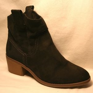 Merona Brown Booties with heel Size 7.5
